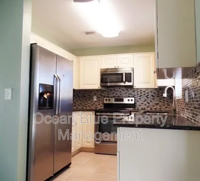 Photo - 9264 91st St N