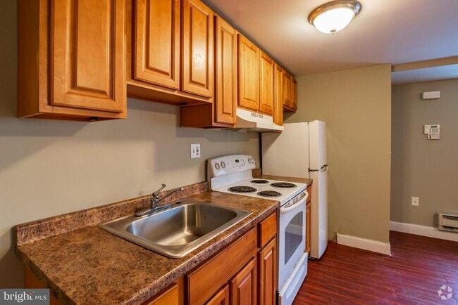 Building Photo - 5774 N 20th St Rental