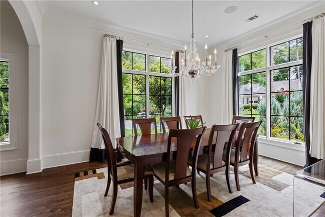 Photo - 779 Greenview Ave NE