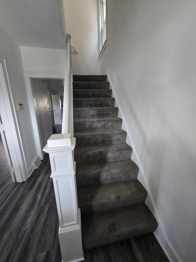 Photo - 351 W 12th Ave