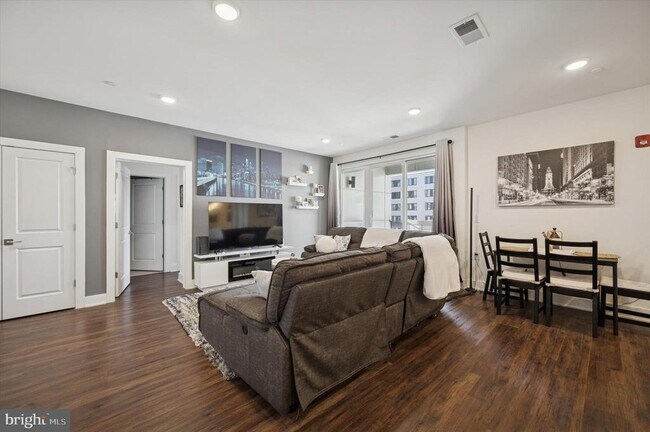 Photo - 1148 N 2nd St Unit 2D