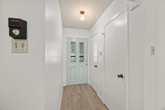 Photo - 800 Central Dr