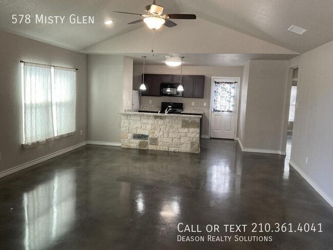 Photo - 578 Mistyglen Dr