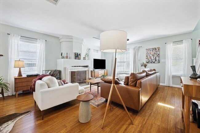 Photo - 1116 Collinwood W Dr