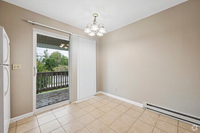 2BR, 1BA - 825SF - Dining Room