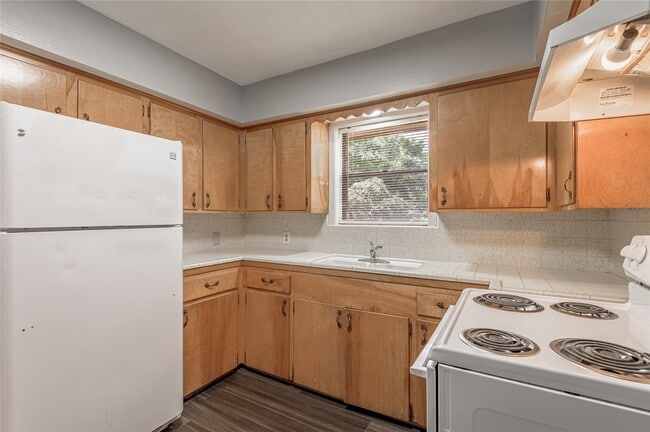 Photo - 818 University Ave Unit 8