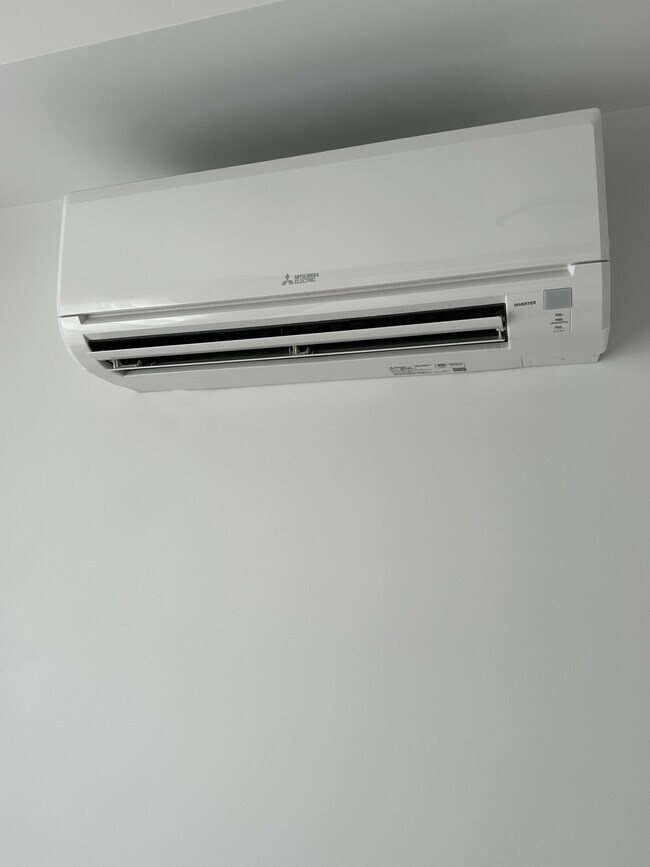 Photo - 20144-20186 86 Ave