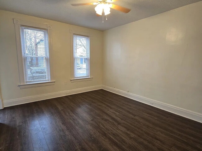 Building Photo - Convenient first floor living! Two bedroom, one bathroom house for rent. Updated flooring, bathro...