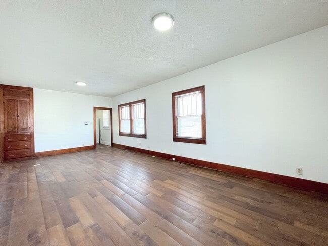 Photo - 111 E 9th Ave