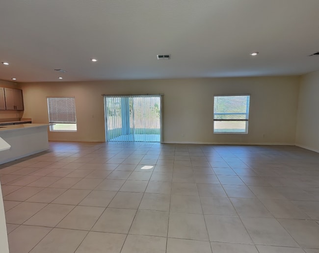 Photo - 3880 Fescue St