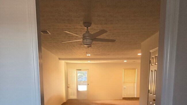 Photo - 905 Park Pl NE