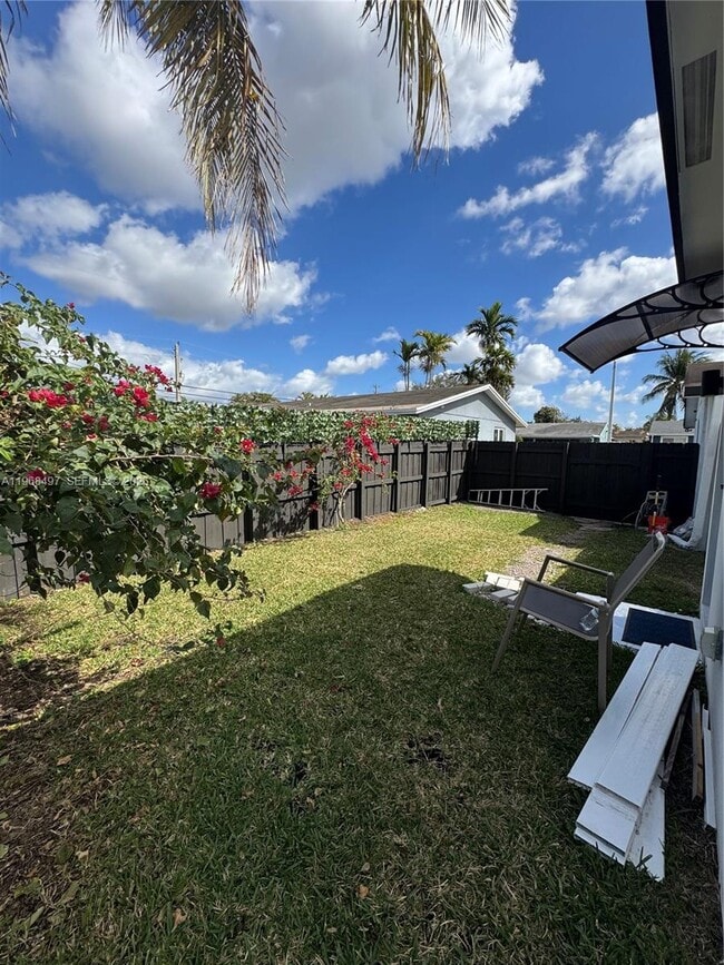 Photo - 1710 SW 99th Terrace Unit 02