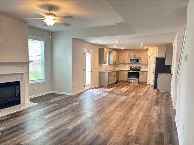 Photo - 404 Fox Crk Dr