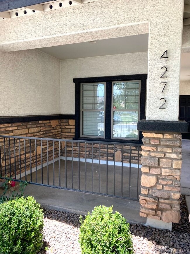 Photo - **BEAUTIFUL 3BEDROOM/2BATHROOM HOME LOCATE...