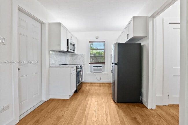 Building Photo - 1721 SW 21st Ter Rental