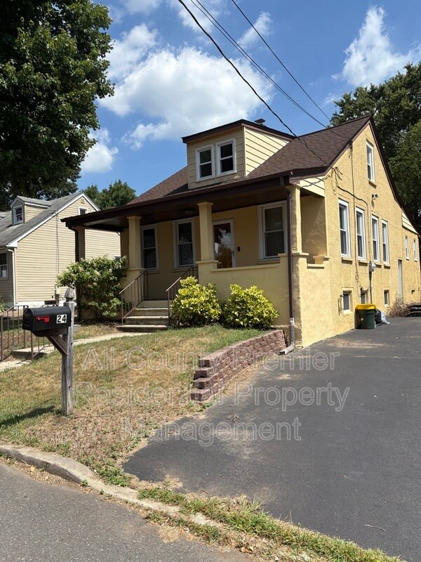 Photo - 24 Edwin Ave Casa