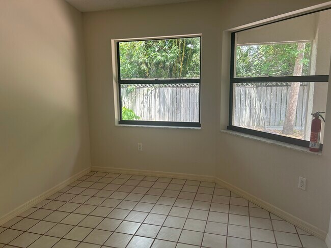 Photo - 4137 Woodview Dr Casa