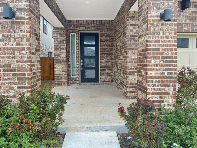 Photo - 1304 Westborough Ln