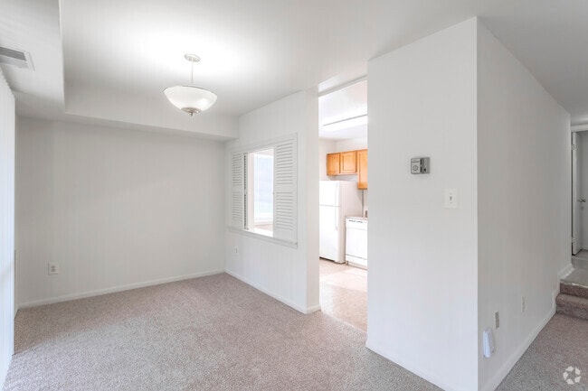 2 BR, 1 BA - 920 SF - Heritage Square Apartments