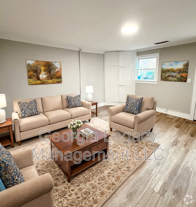 Building Photo - 275 Boulevard Heights Rental