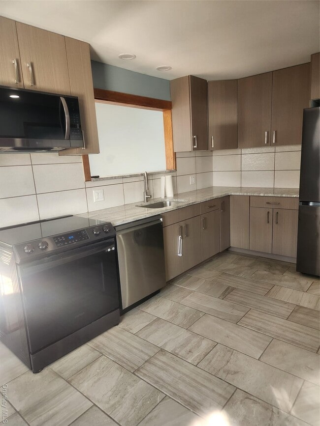 Building Photo - 154 Fallwood Pkwy