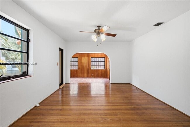 Photo - 2550 Trapp Ave