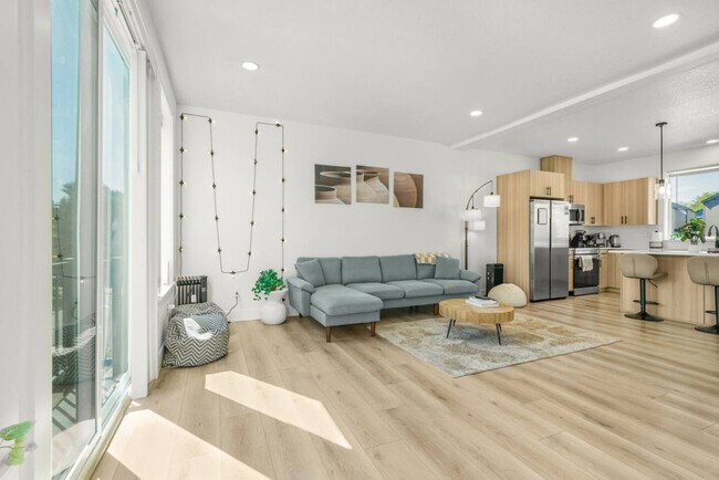 Photo - 3309 NE 42nd Pl Unit ID1334335P