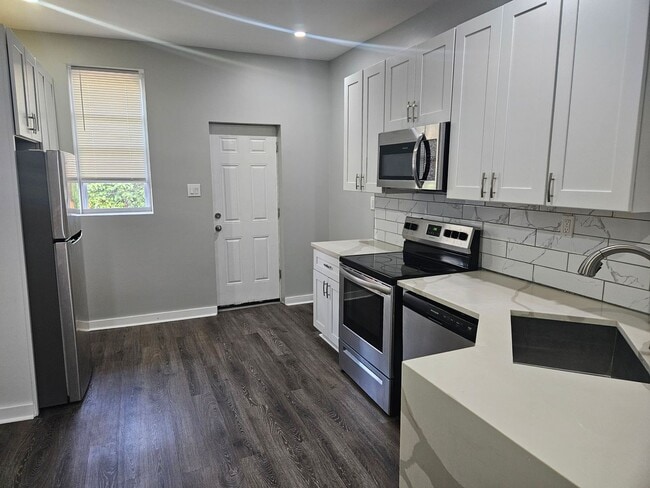 Photo - 31 S Salford St