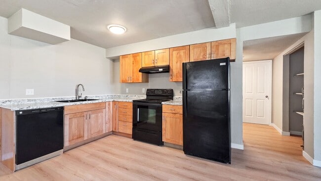 Photo - Updated 2 Bed 1 Bath in Fairwood Near Safeway