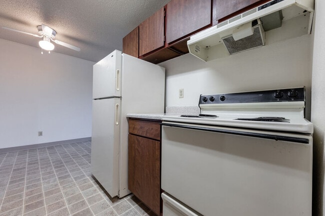 Crestview West Apartments