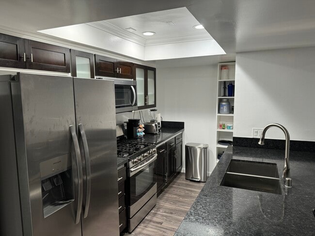 cocina - 2700 Cahuenga Blvd E Unidad Cahuenga Hills Condo