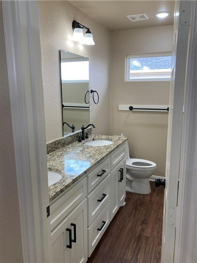 Photo - Duplex China Spring