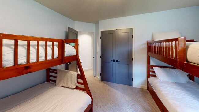 Photo - 422 Deer Blvd