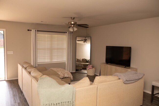 Photo - 3 Bedroom 2 Bath Brick Home