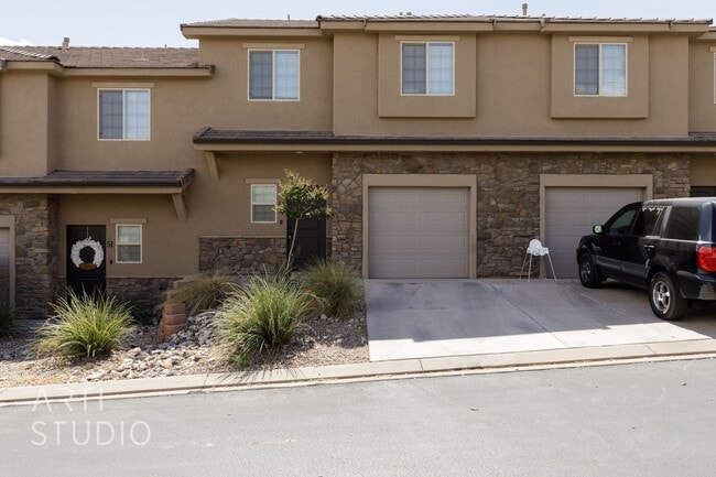 Building Photo - MOVE-IN SPECIAL $100 OFF FIRST MONTH'S REN... Rental