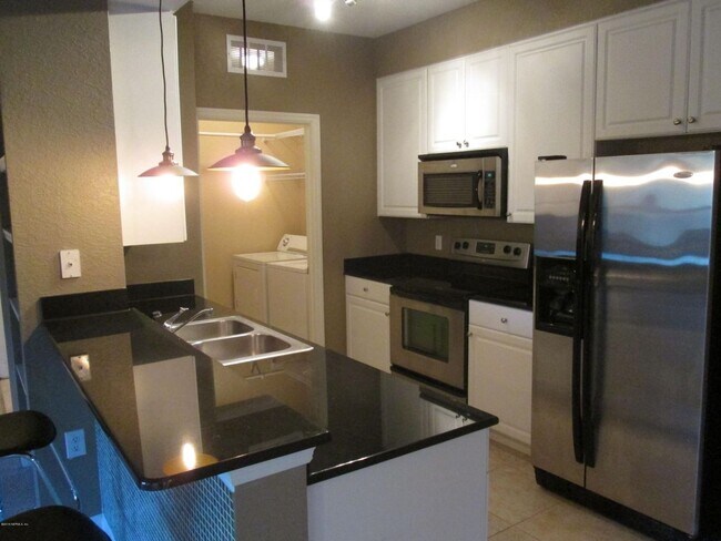 Photo - Cute 2 bedroom / 2 bath unit in beautiful ...