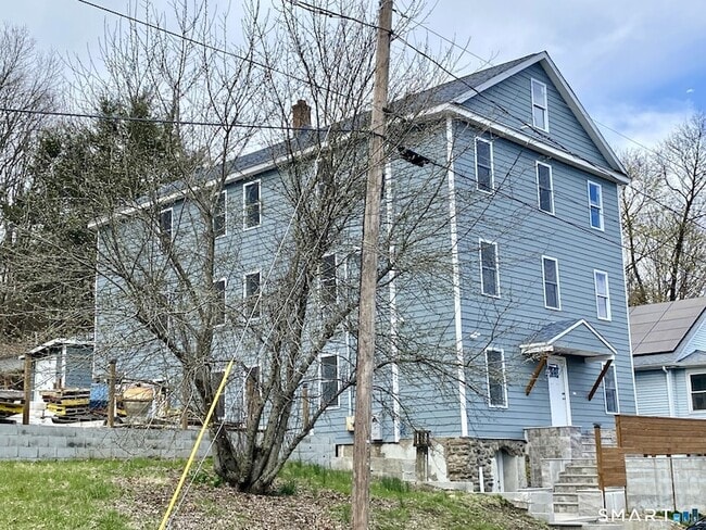 Building Photo - 218 Charles St