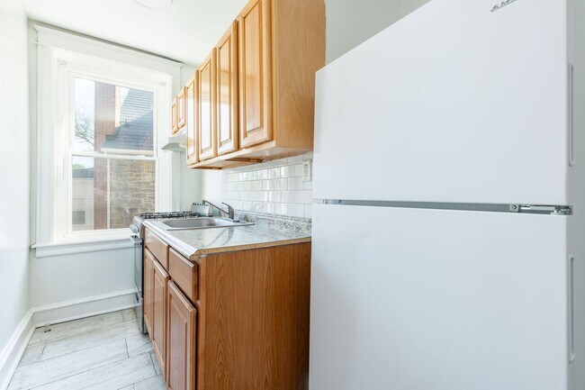 Building Photo - 2217 N 51st St Unit A7