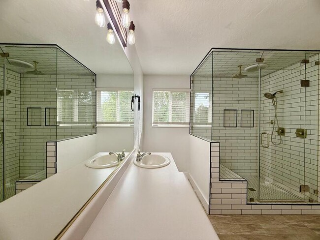 Photo - 2154 Wasatch Blvd Unidad 2154 (Upstairs)