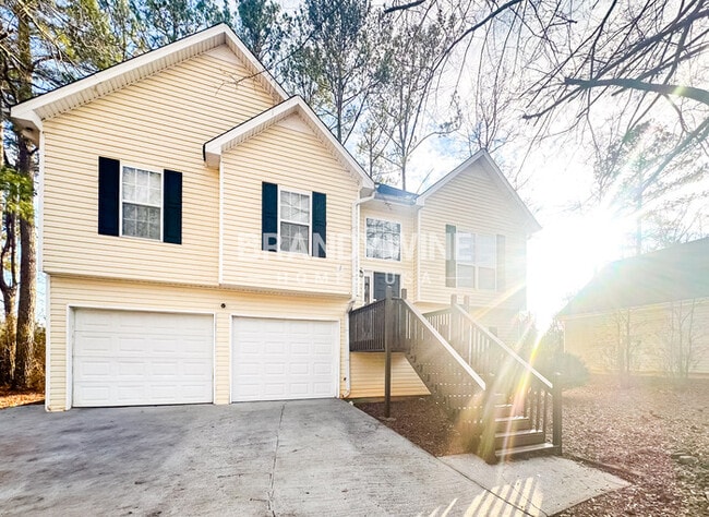 Photo - 425 Hannah Dr