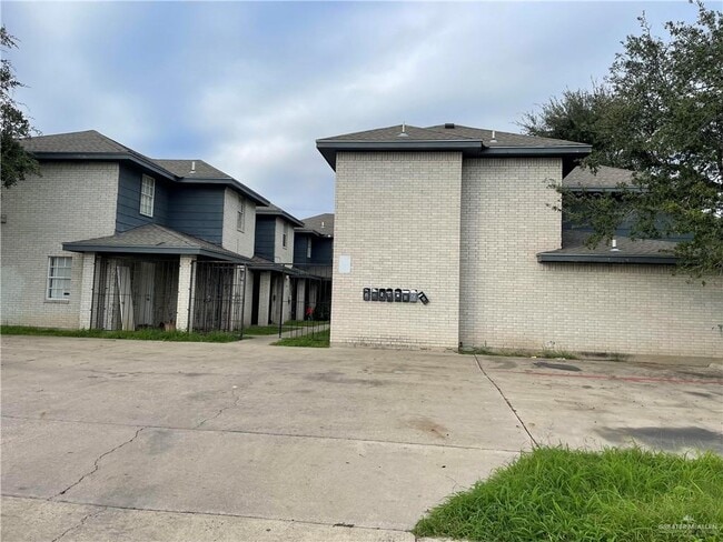 Building Photo - 4 West Dr Unit 3