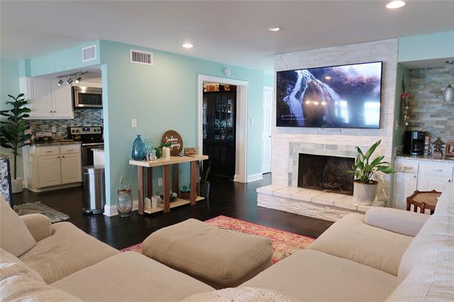 Photo - 3816 Mediterranean St