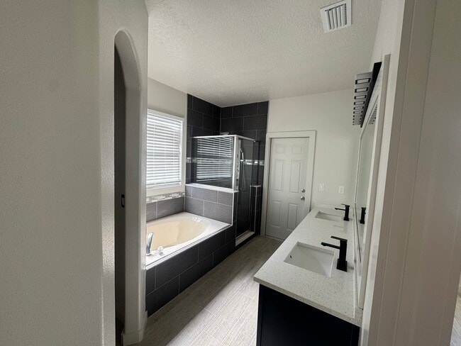 Photo - 839 Knollwood Dr