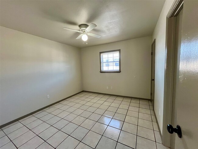 Photo - 1042 W Village Ct Unit D