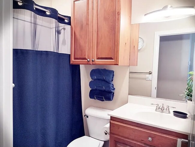 Hall Bath - 1630 E 2450 S