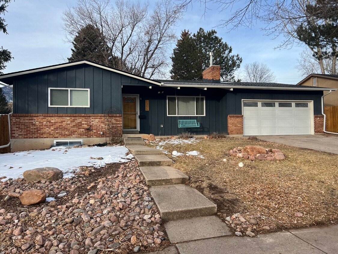 Updated West Side ranch Home! 5 beds + bon... - Updated West Side ranch Home! 5 beds + bon...