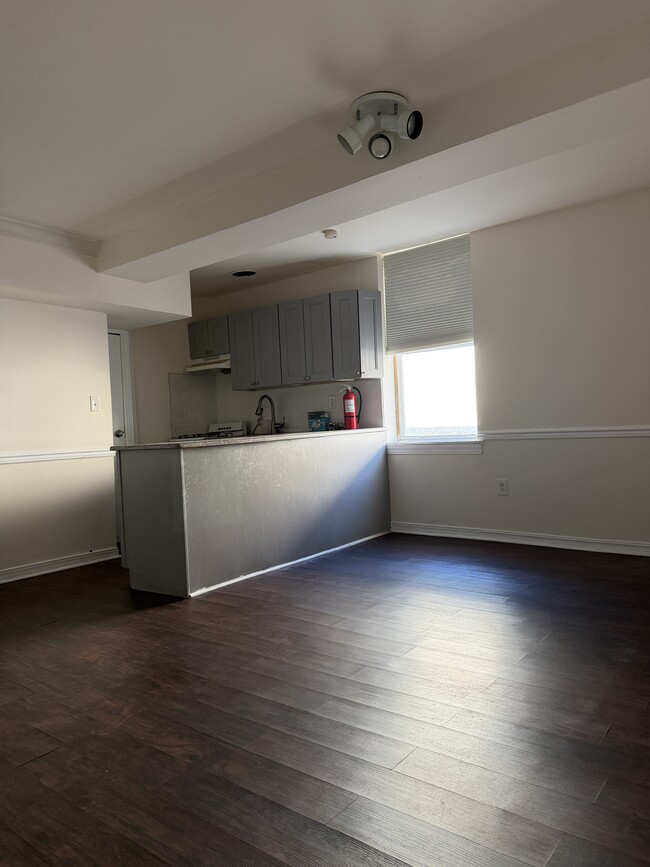 Photo - 1721 W Tioga St Unidad 4 3rd Floor