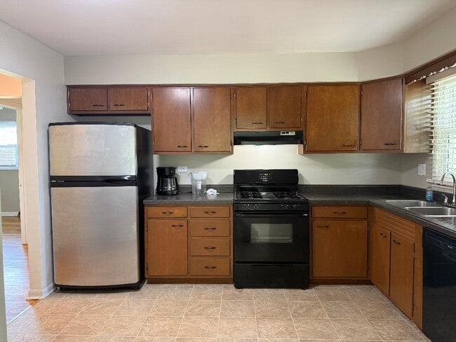 Photo - 1622 Oak Ln Unit 2