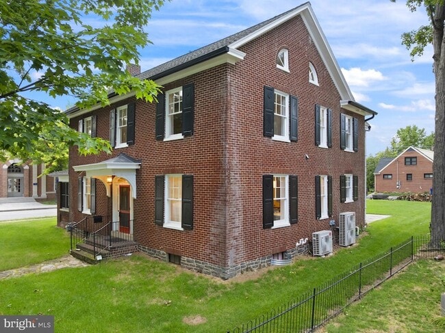 Photo - 155 W Lincoln Ave