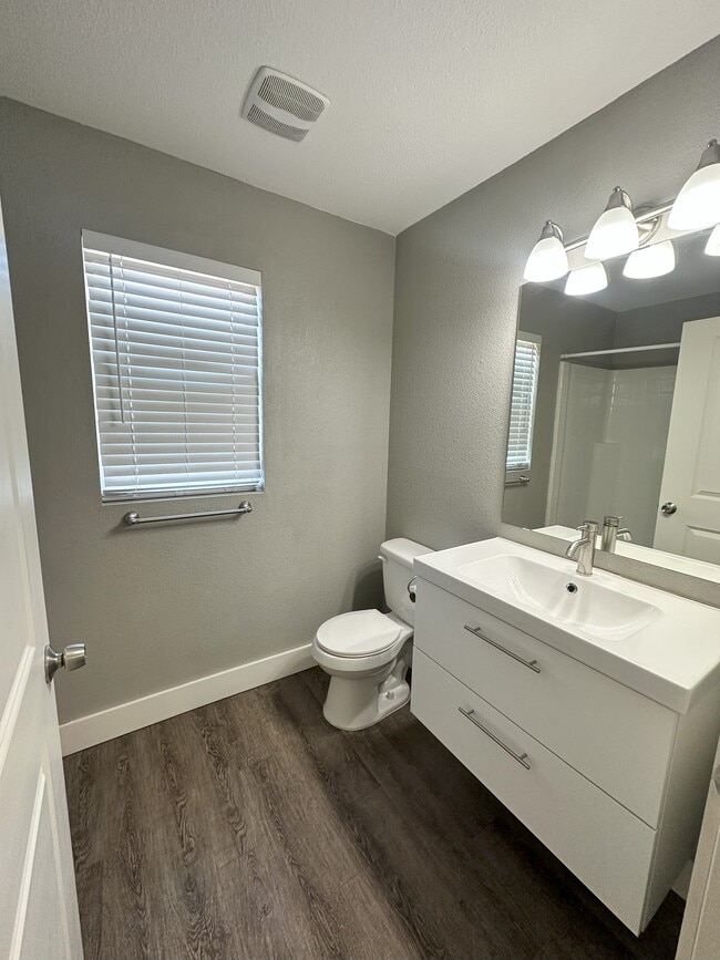 2806 Bull Run Unit C